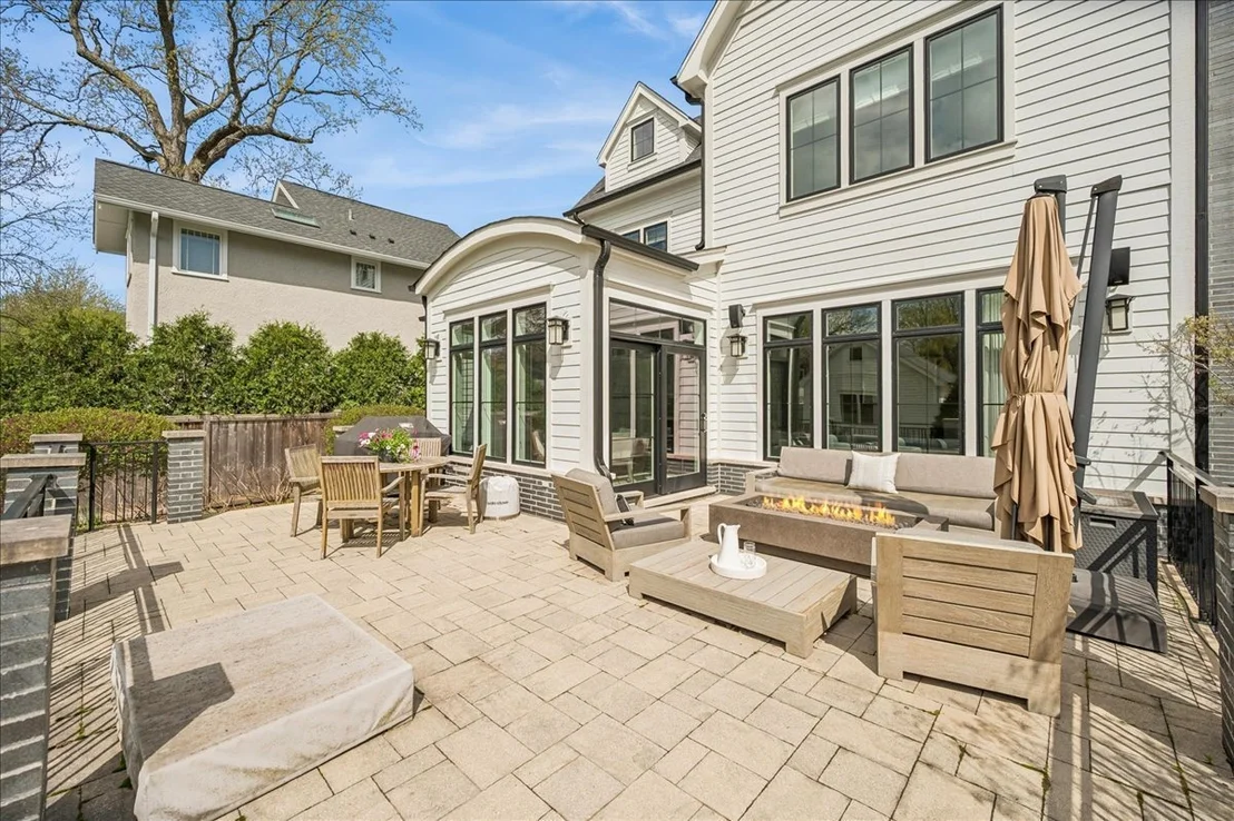 Photo of 1121 Forest Avenue