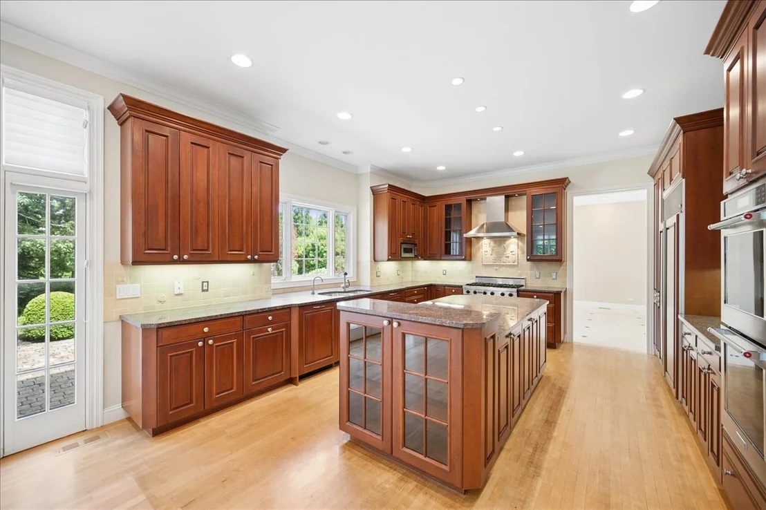 Photo of 621 Sheridan Road