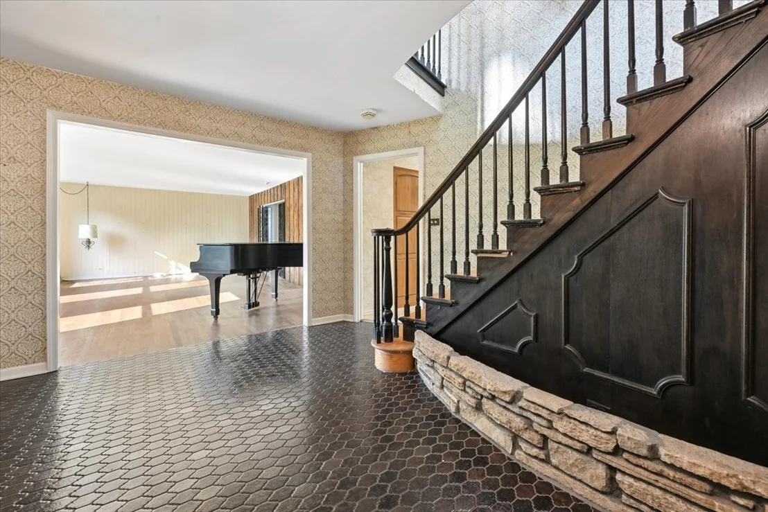 Photo of 937 Sutton Drive