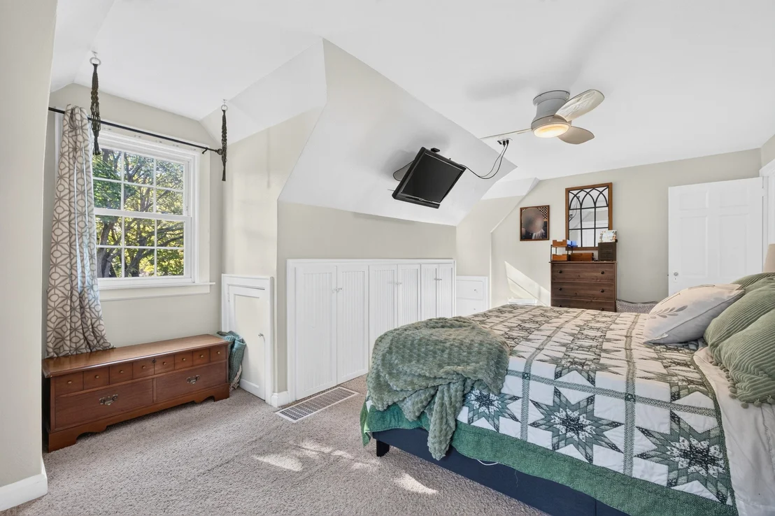 Photo of 345 Rolfe Road