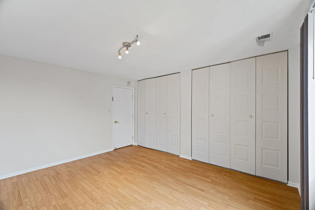 Photo of Unit 4F at 1500 Harbour Drive
