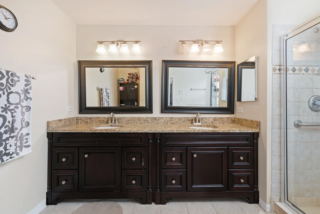 Photo of 768 Brompton Lane