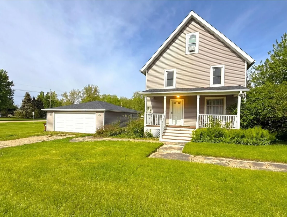 Photo of 240 Maple Street