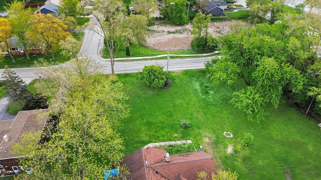 Photo of 5828 Clarendon Hills Road