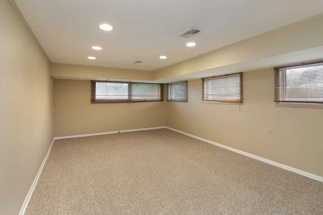 Photo of 558 MALLARD Lane