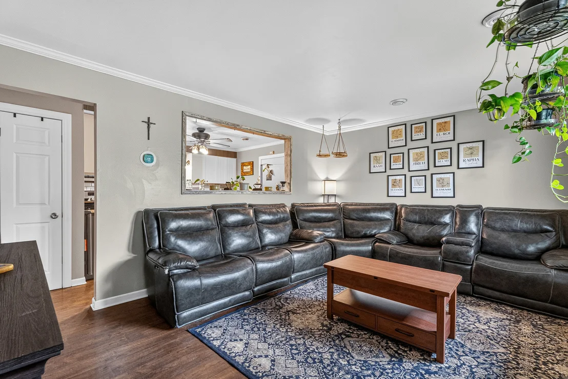 Photo of 9100 KINGS Road