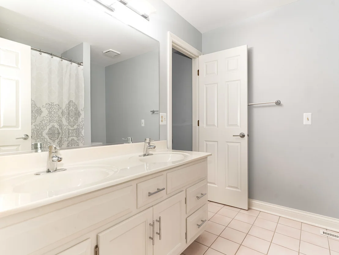 Photo of 1035 Sheringham Drive