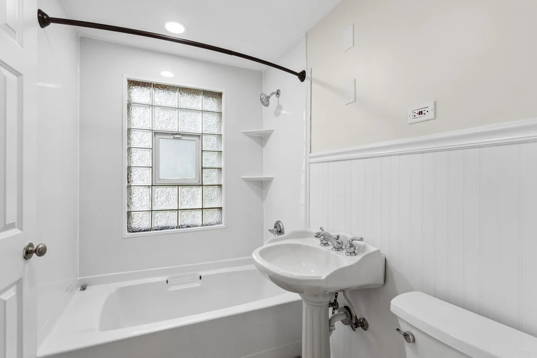 Photo of 1118 Manchester Road