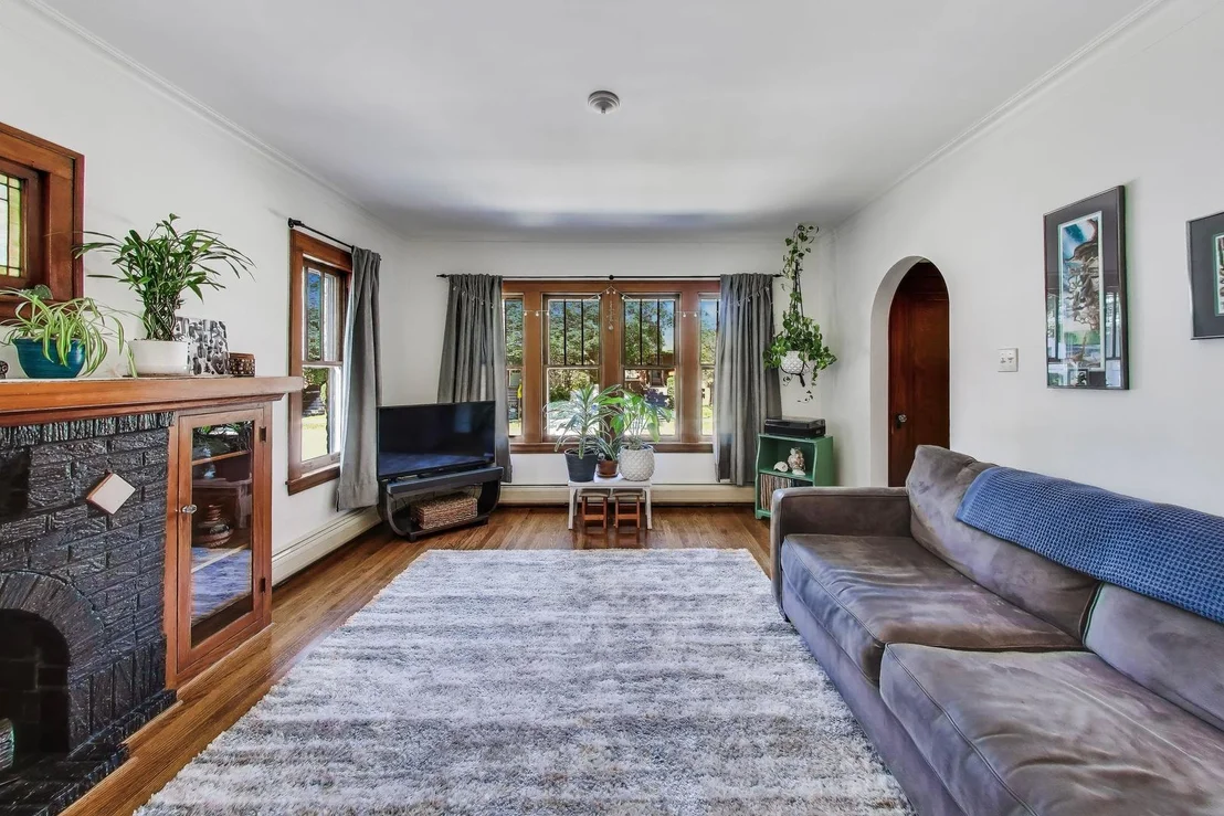 Photo of 934 Circle Avenue