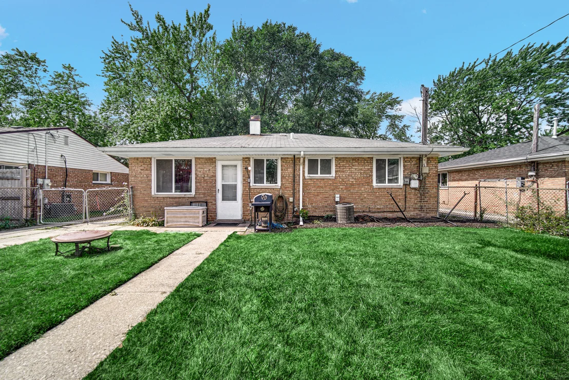 Photo of 17233 Walter Street