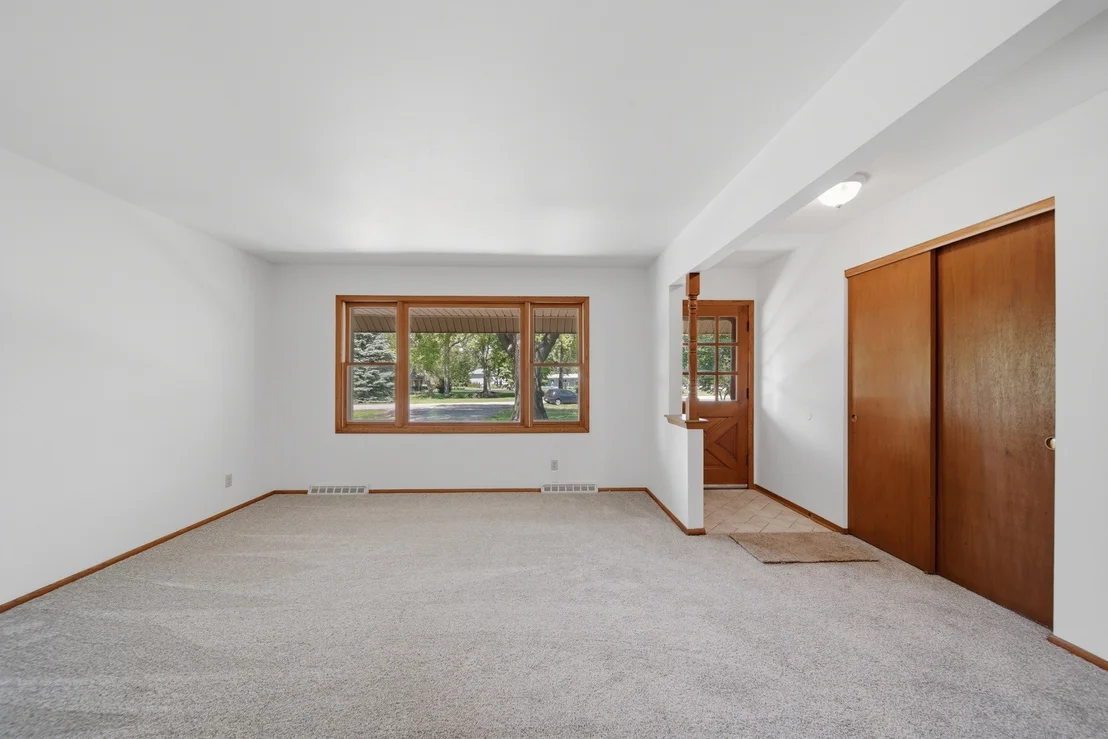 Photo of 281 W Cartwright