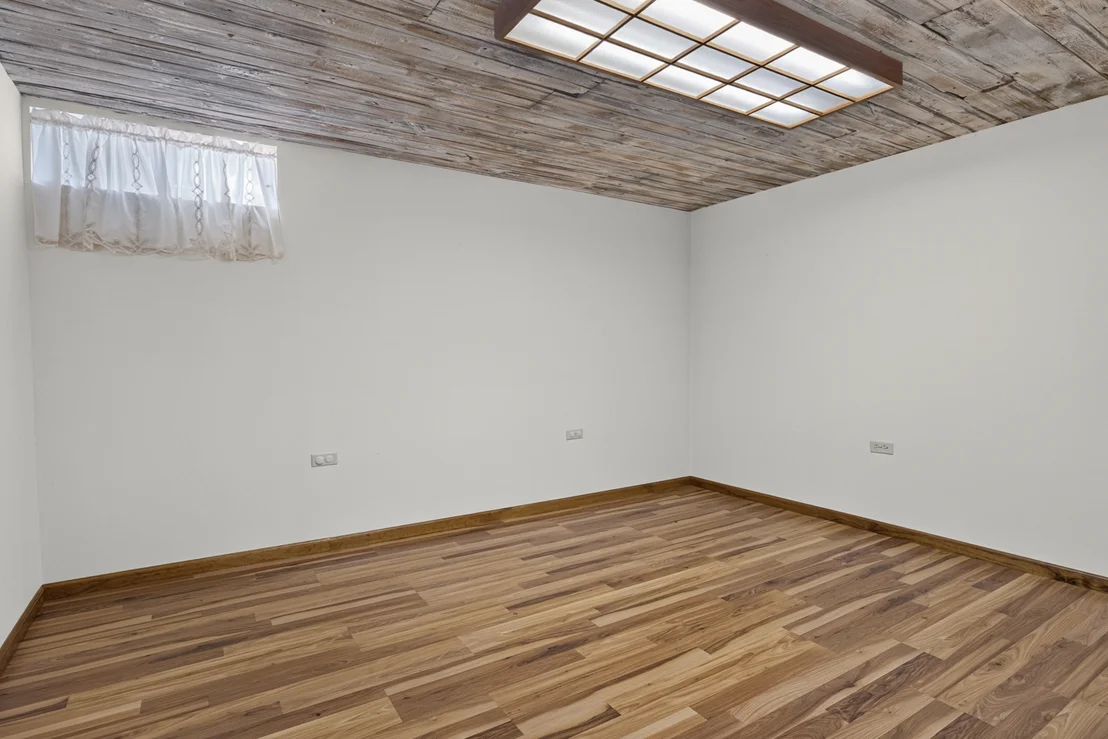 Photo of 1204 Searle Drive