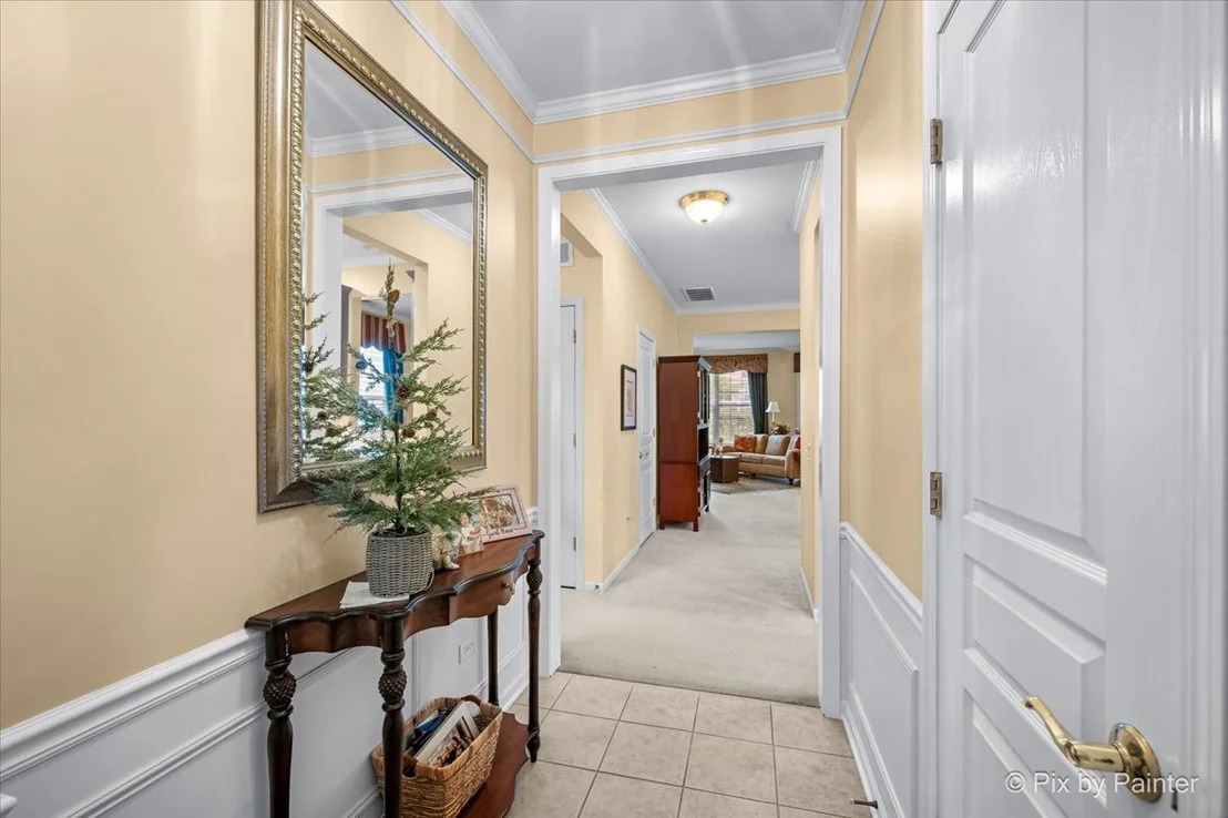 Photo of 2892 Edgewater Drive