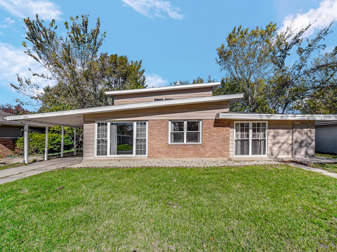 Photo of 306 SIOUX Street