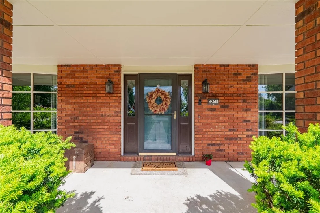 Photo of 2201 Hedgewood Drive