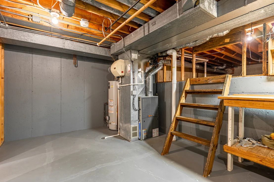 Photo of 1122 Creekside Drive