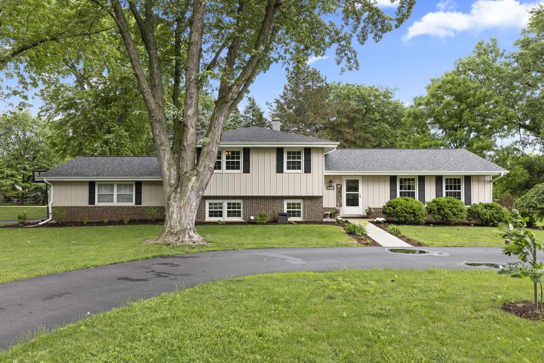 Photo of 3N149 Lynn Drive