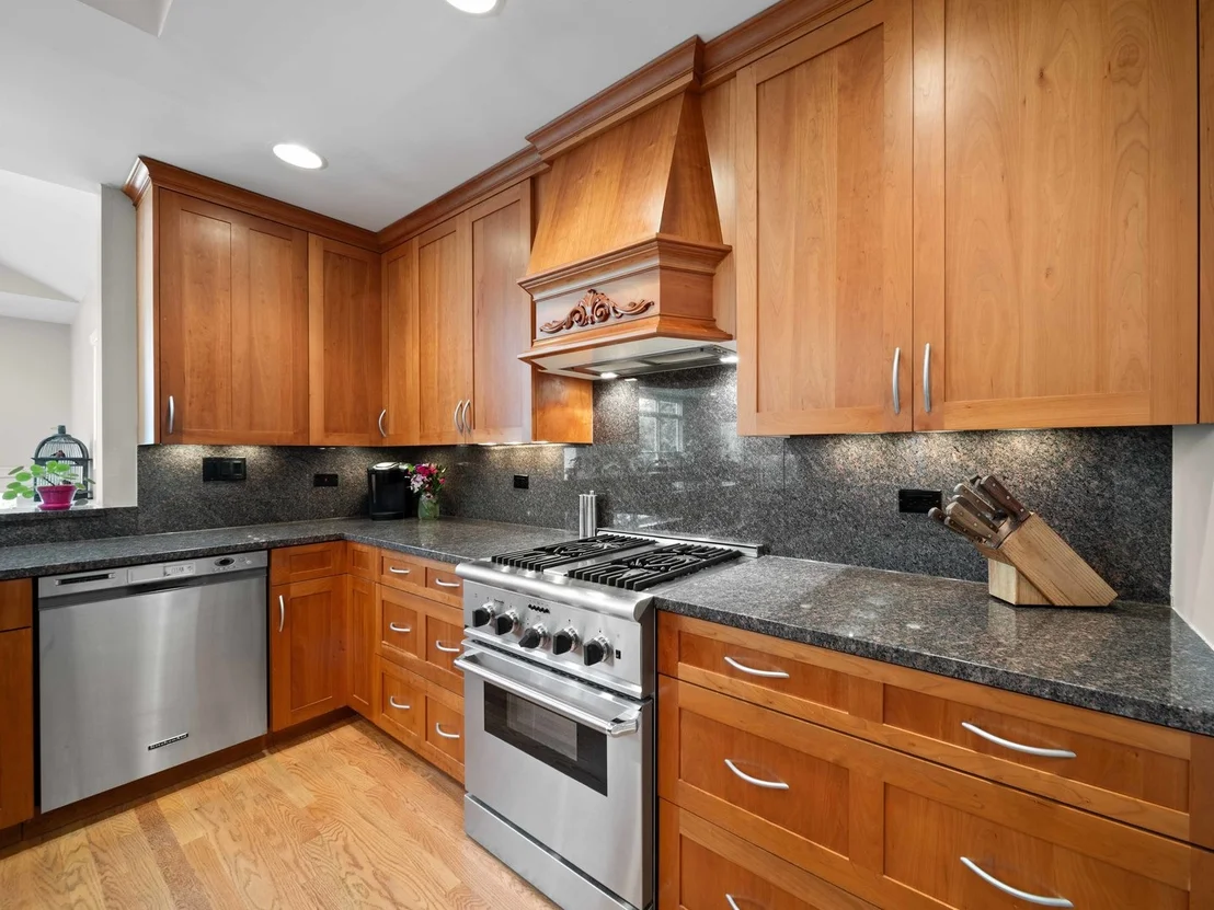Photo of 1115 Forest Avenue
