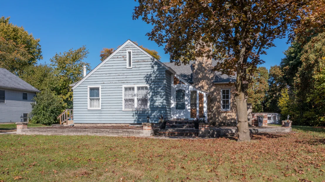 Photo of 405 Lakelawn Boulevard