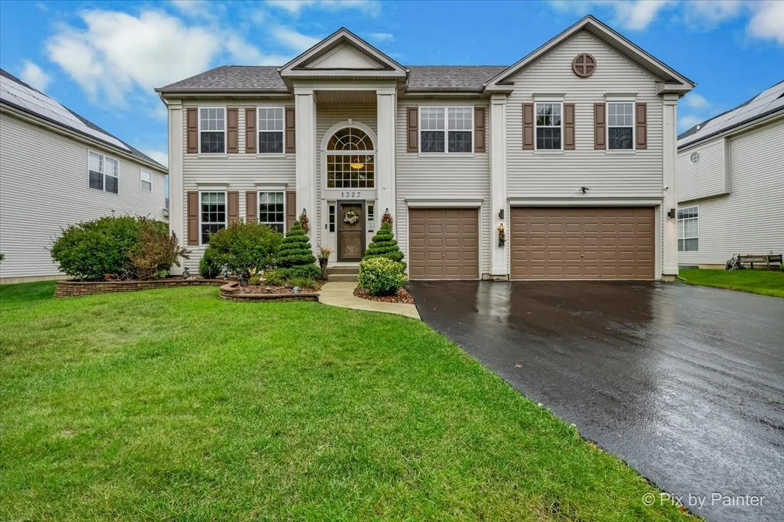 Photo of 1327 Palisades Drive