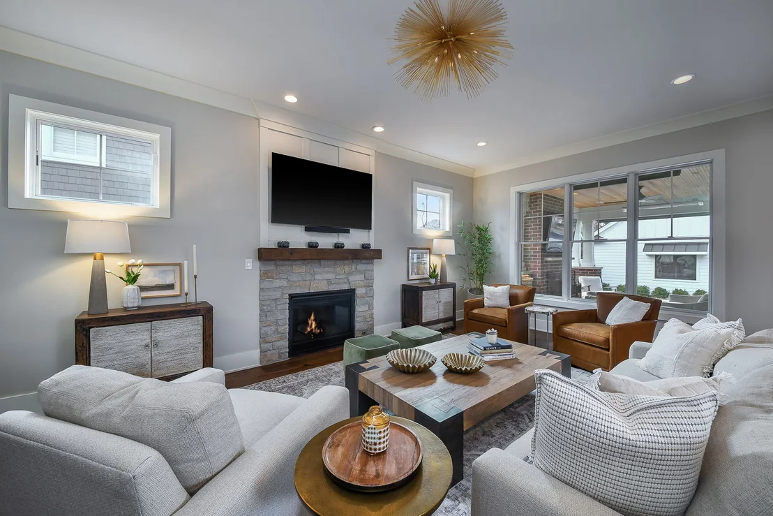 Photo of 618 N Wheaton Avenue