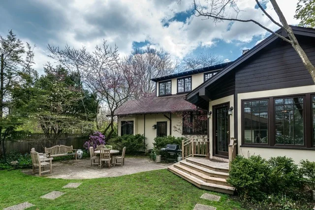 Photo of 715 Monticello Place