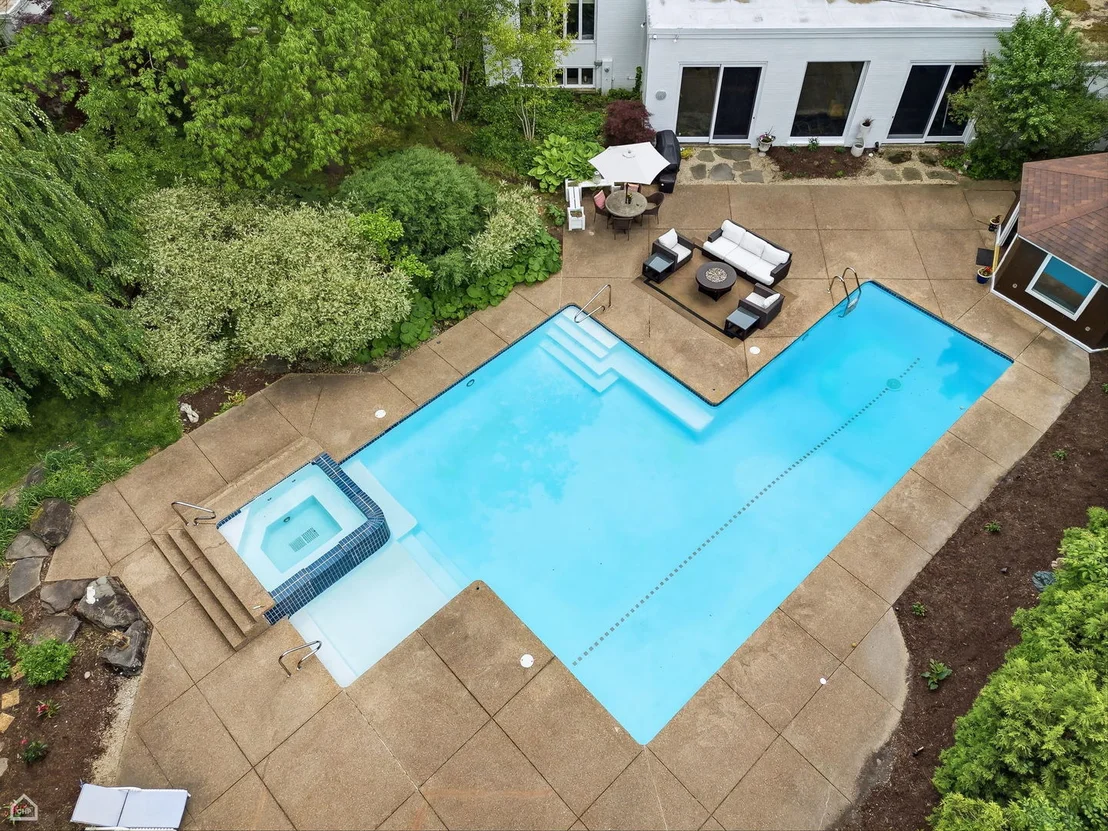 Photo of 1540 Grant Road