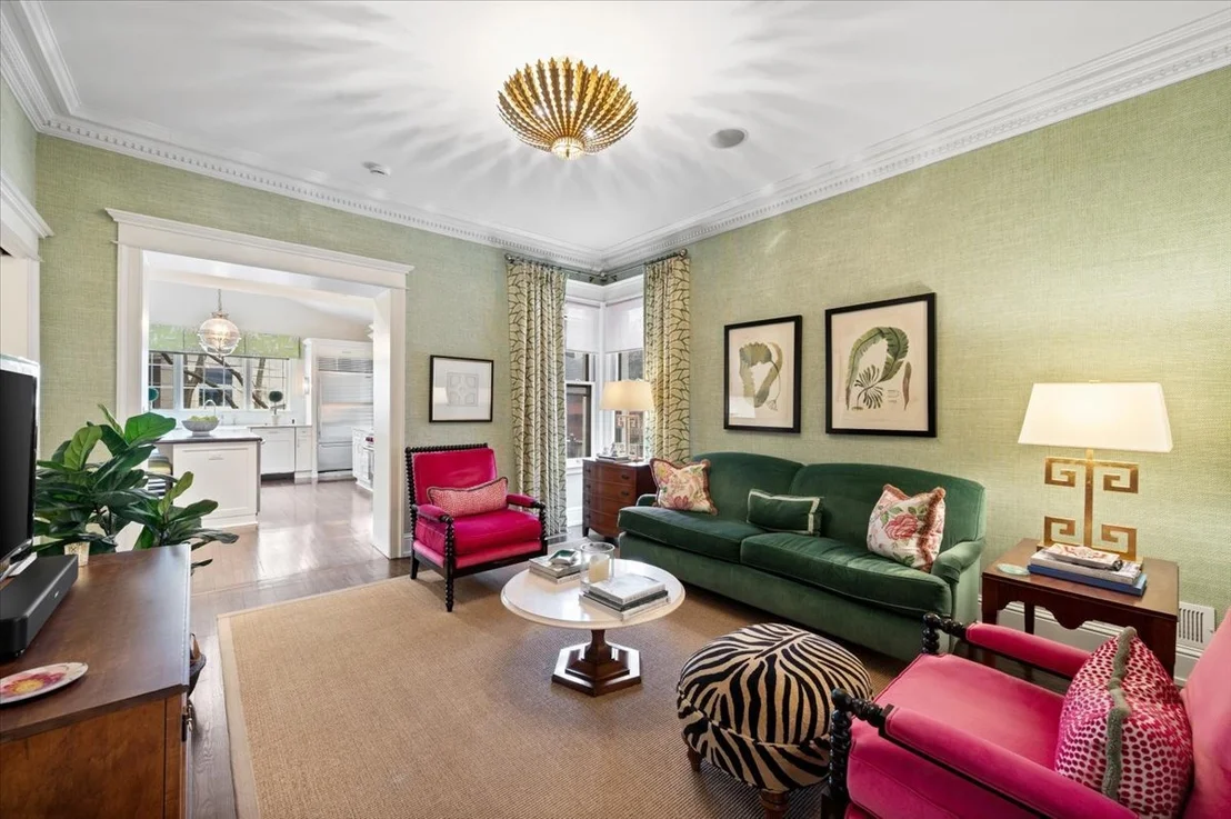 Photo of 837 W Junior Terrace