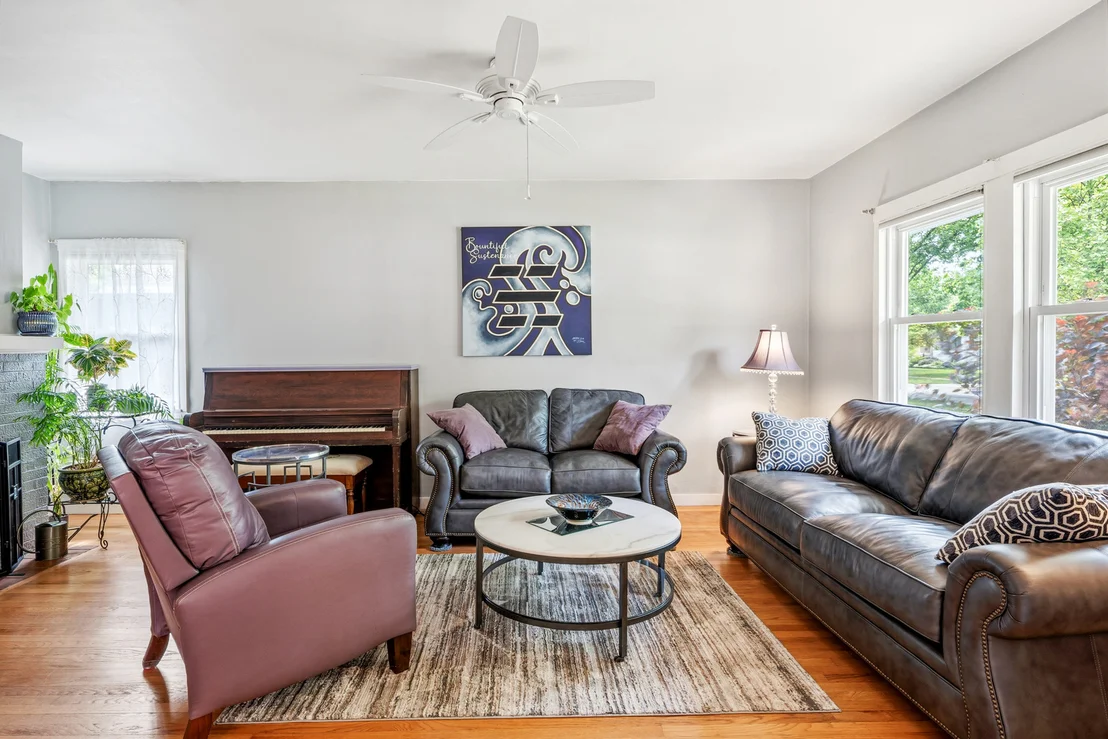 Photo of 389 Addison Road