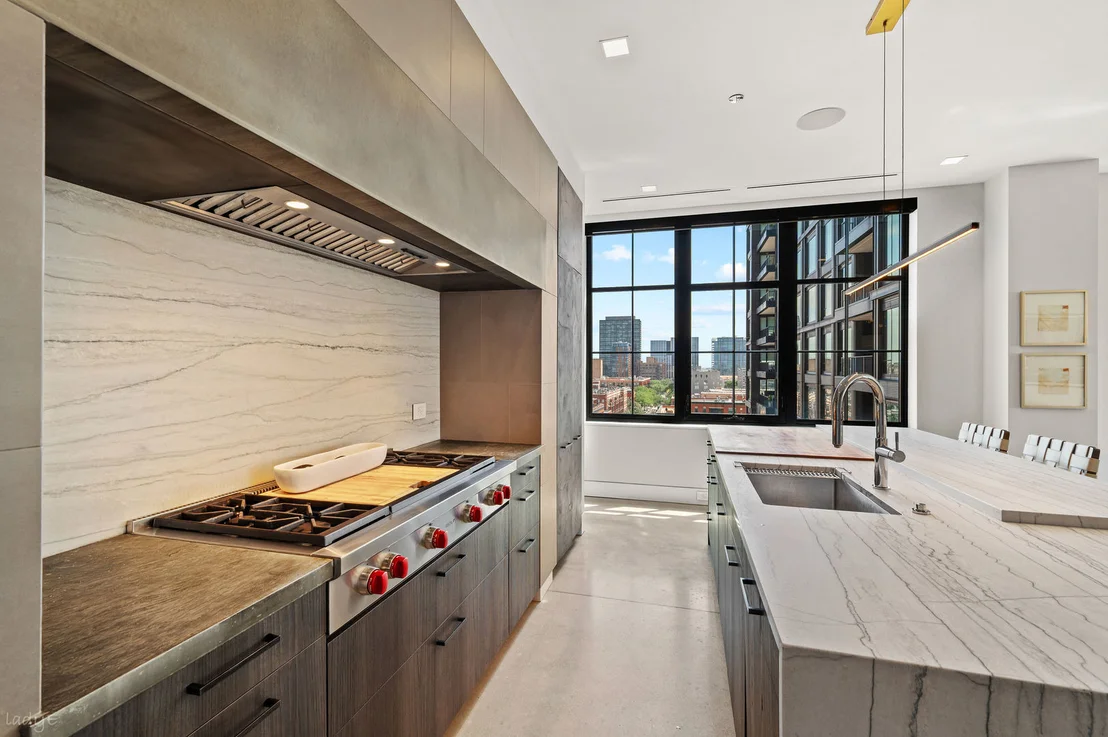 Photo of Unit PH8D at 1109 W Washington Boulevard