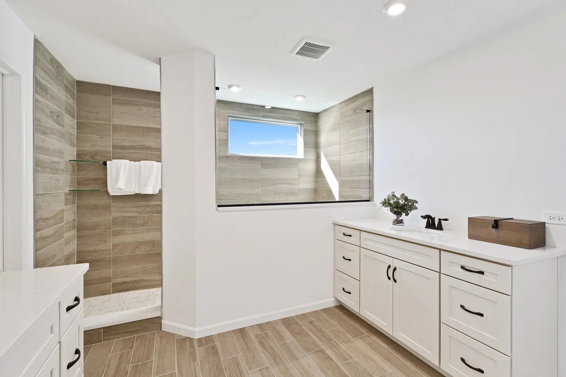 Photo of 1785 Lewis Drive