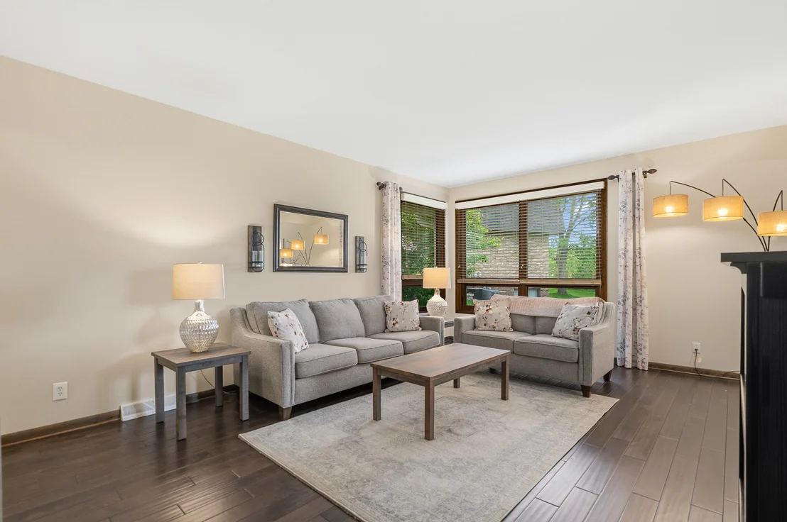 Photo of 1107 VALLEY Lane
