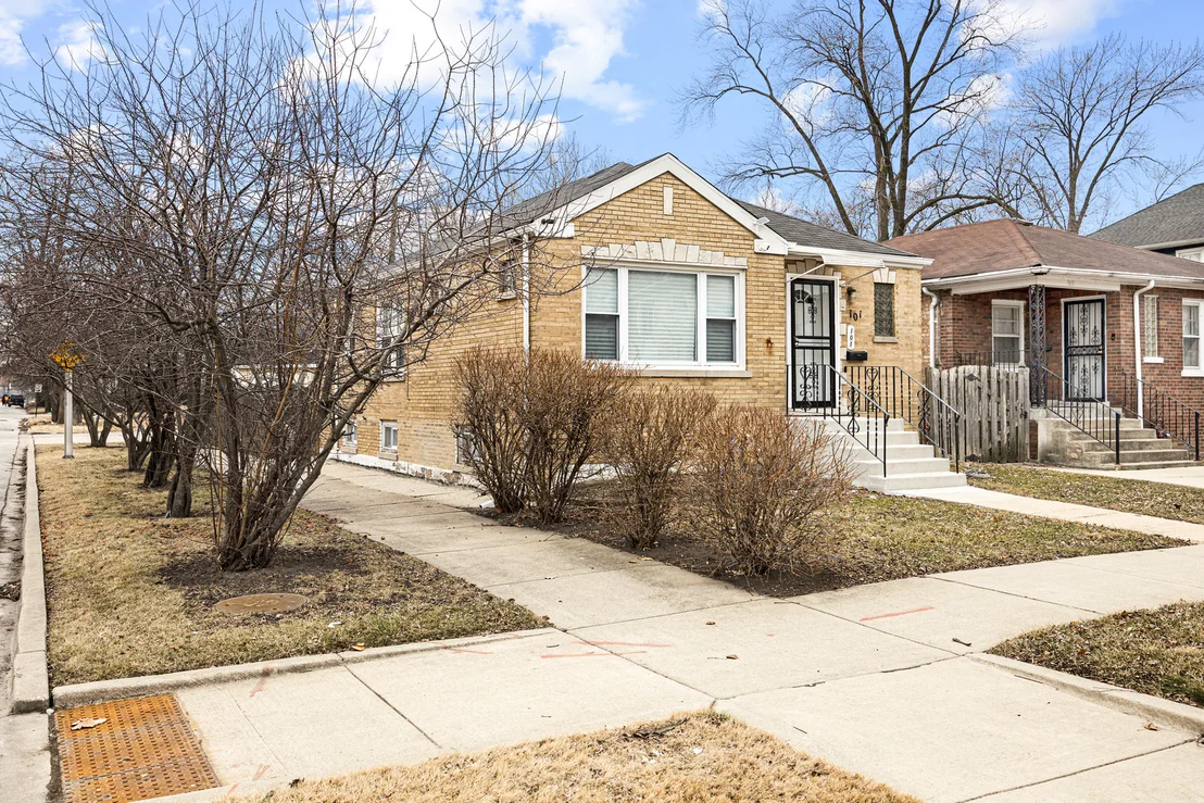 Photo of 101 W 113th Place