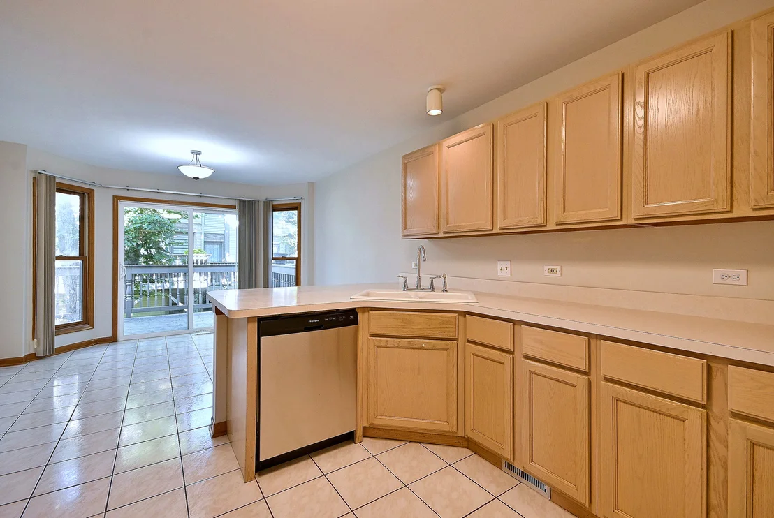 Photo of 148 Schiller Square