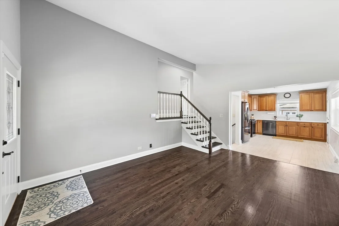 Photo of 408 W Commonwealth Lane