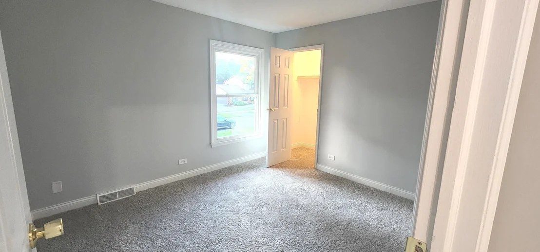 Photo of 1421 Lawrence Crescent
