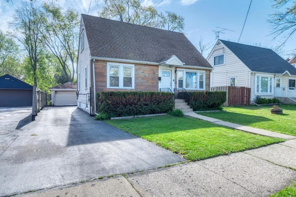 Photo of 1431 N Hillside Avenue