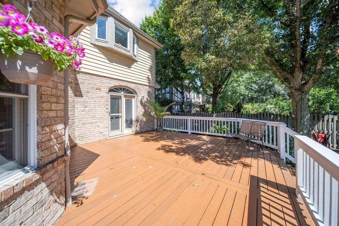 Photo of 1233 Eagle Crest Drive