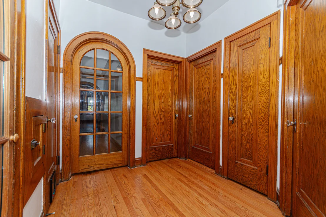 Photo of 5253 W Wrightwood Avenue