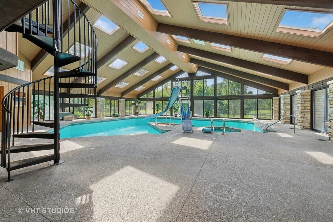 Photo of 153 Algonquin Road