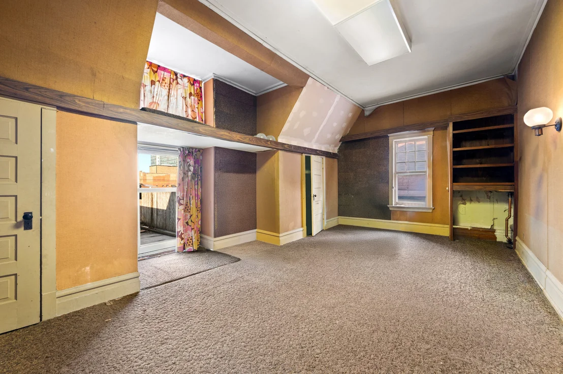 Photo of 832 W Junior Terrace