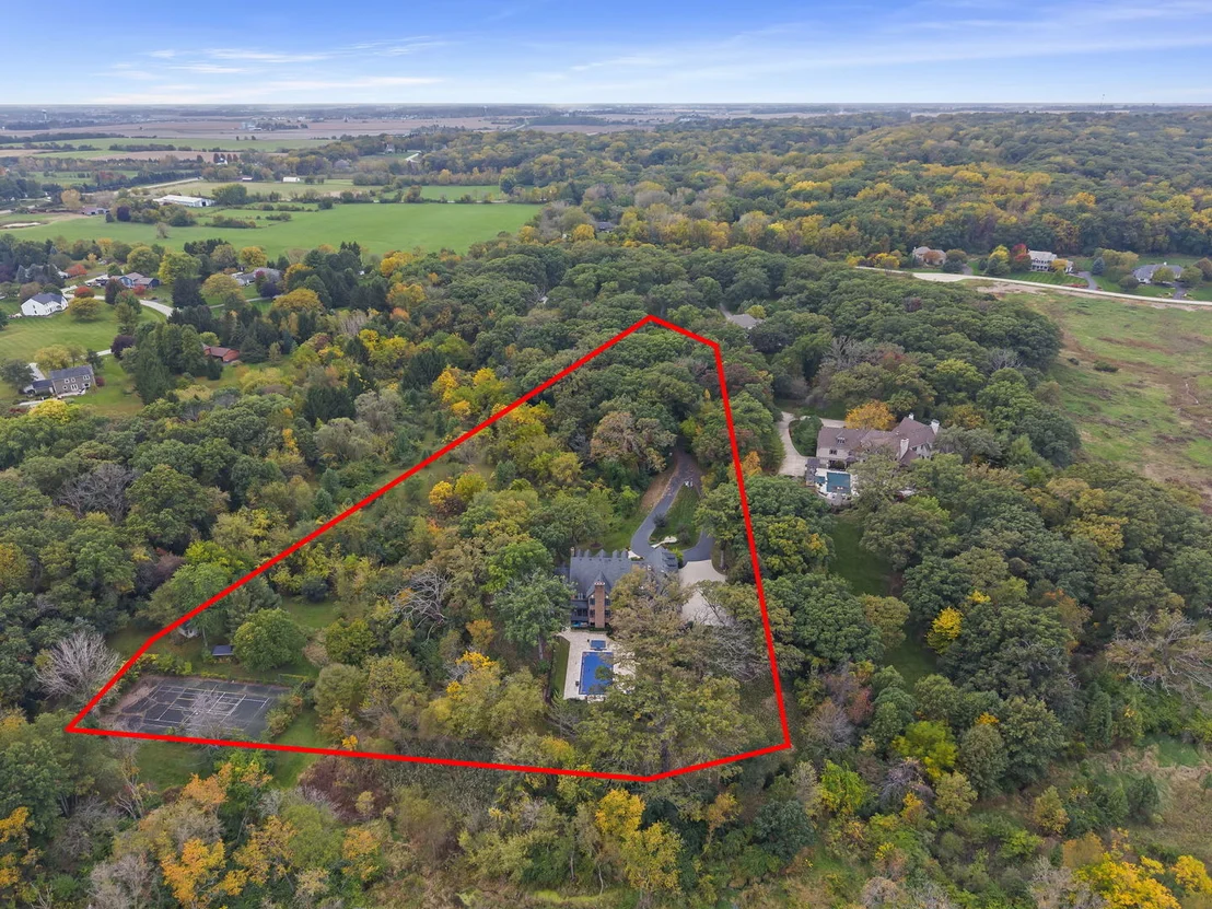 Photo of 3N063 Campton Wood Drive