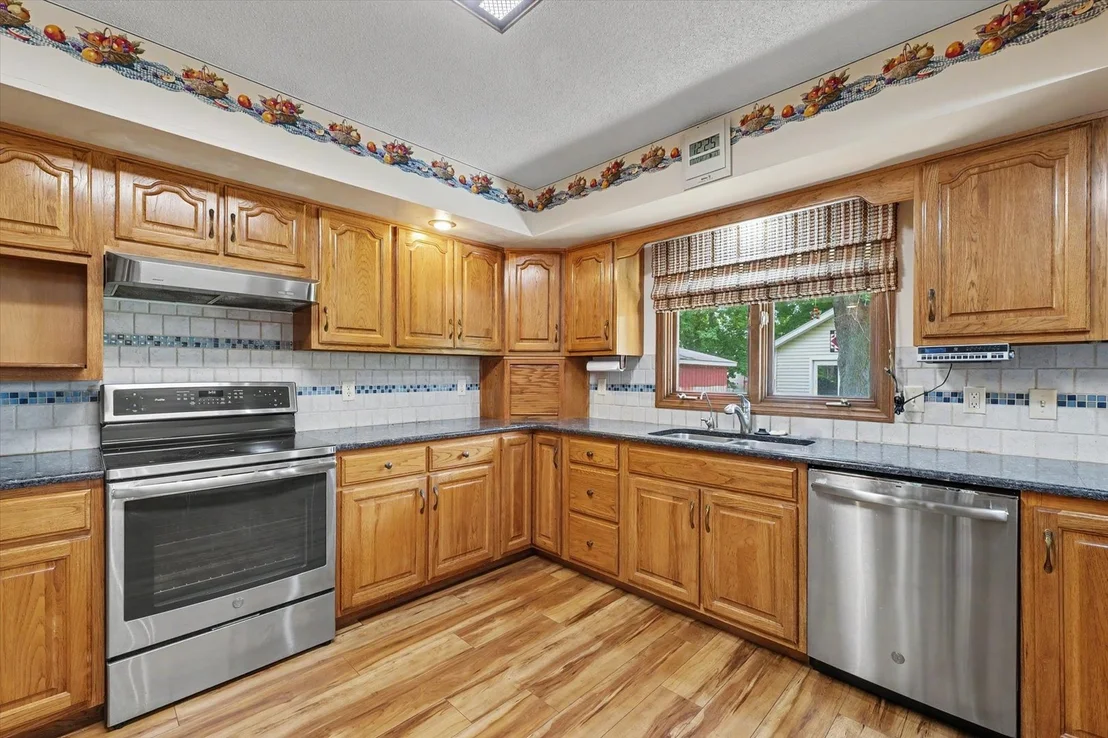 Photo of 906 Crestview Drive