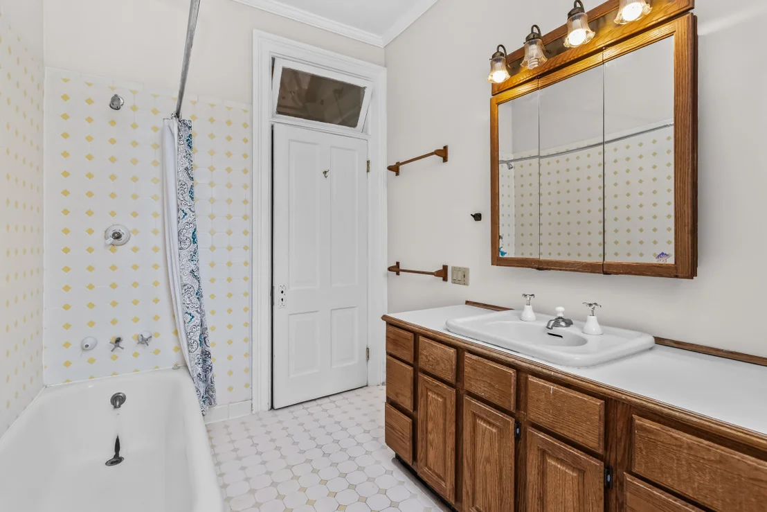 Photo of 1411 Maple Avenue