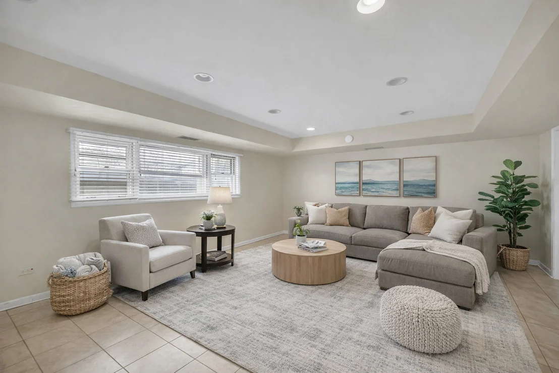 Photo of 10 N ADAMS Drive