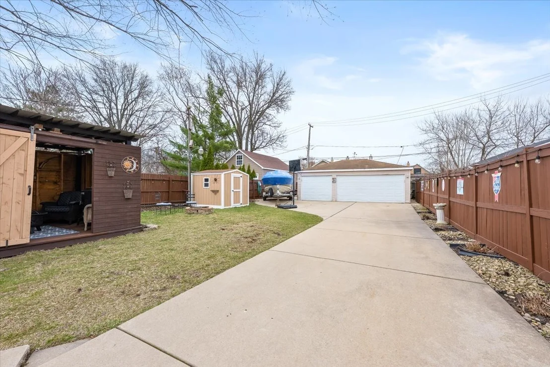 Photo of 5877 N Central Avenue