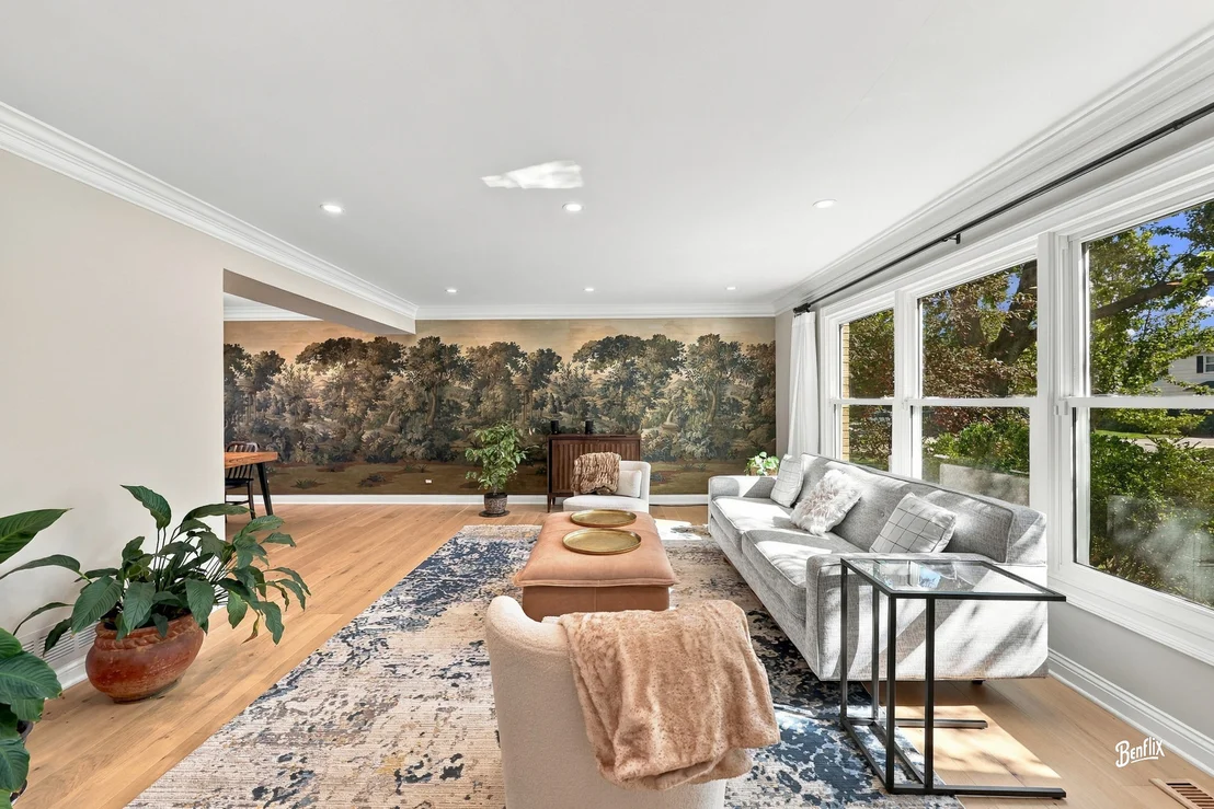 Photo of 4 W Suffield Drive