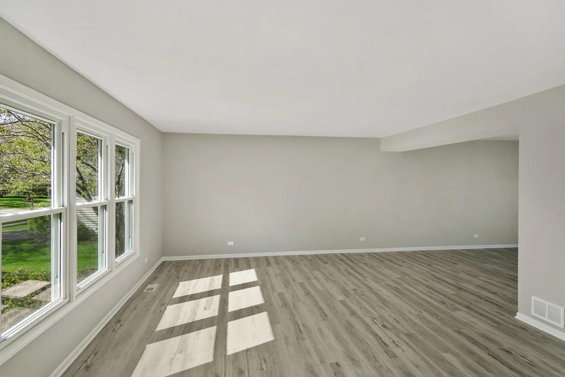 Photo of 731 Roaring Brook Lane