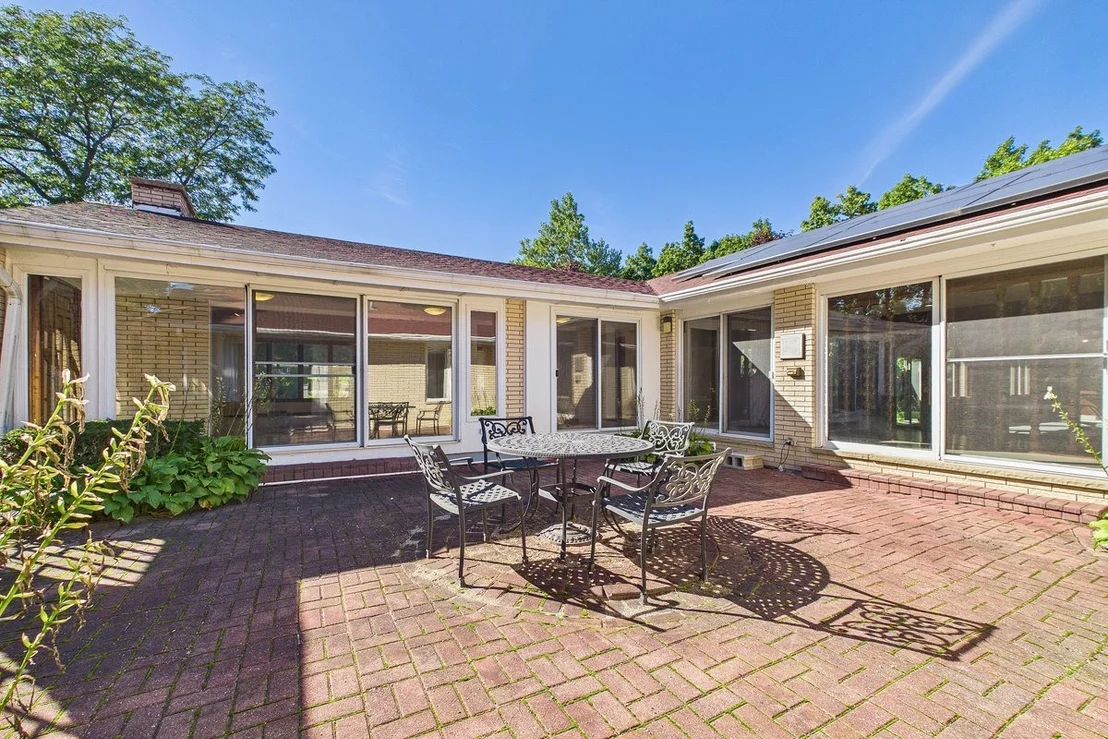 Photo of 201 Oak Lane