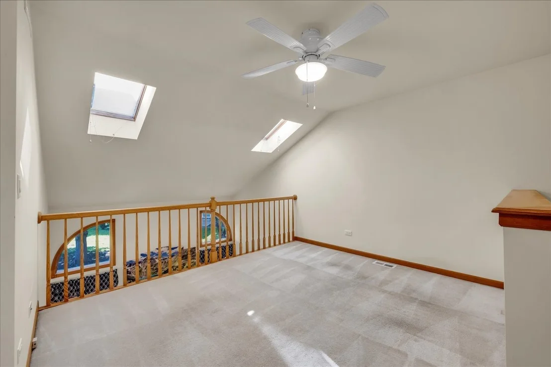 Photo of 446 S Wenbriar Square